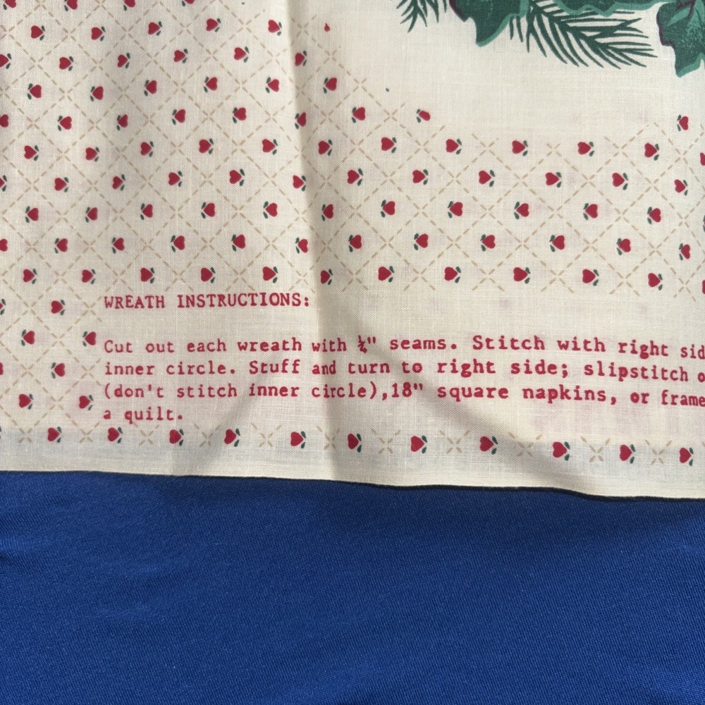 Vintage Christmas Wreath-Quilt-Pillow Cotton 2 Square Panel Ameritex Cut-n-Sew - Picture 5 of 7